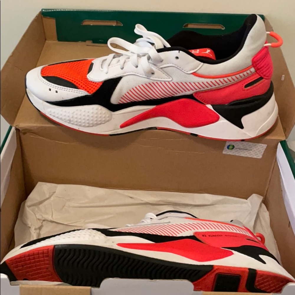 Sneakers